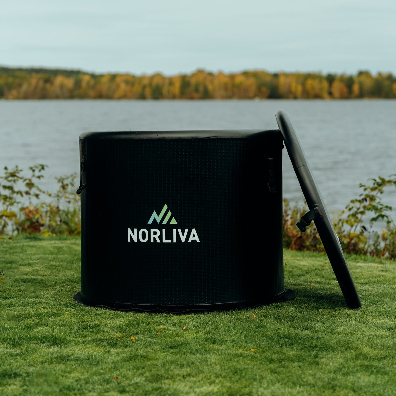 Inflatable ice tub