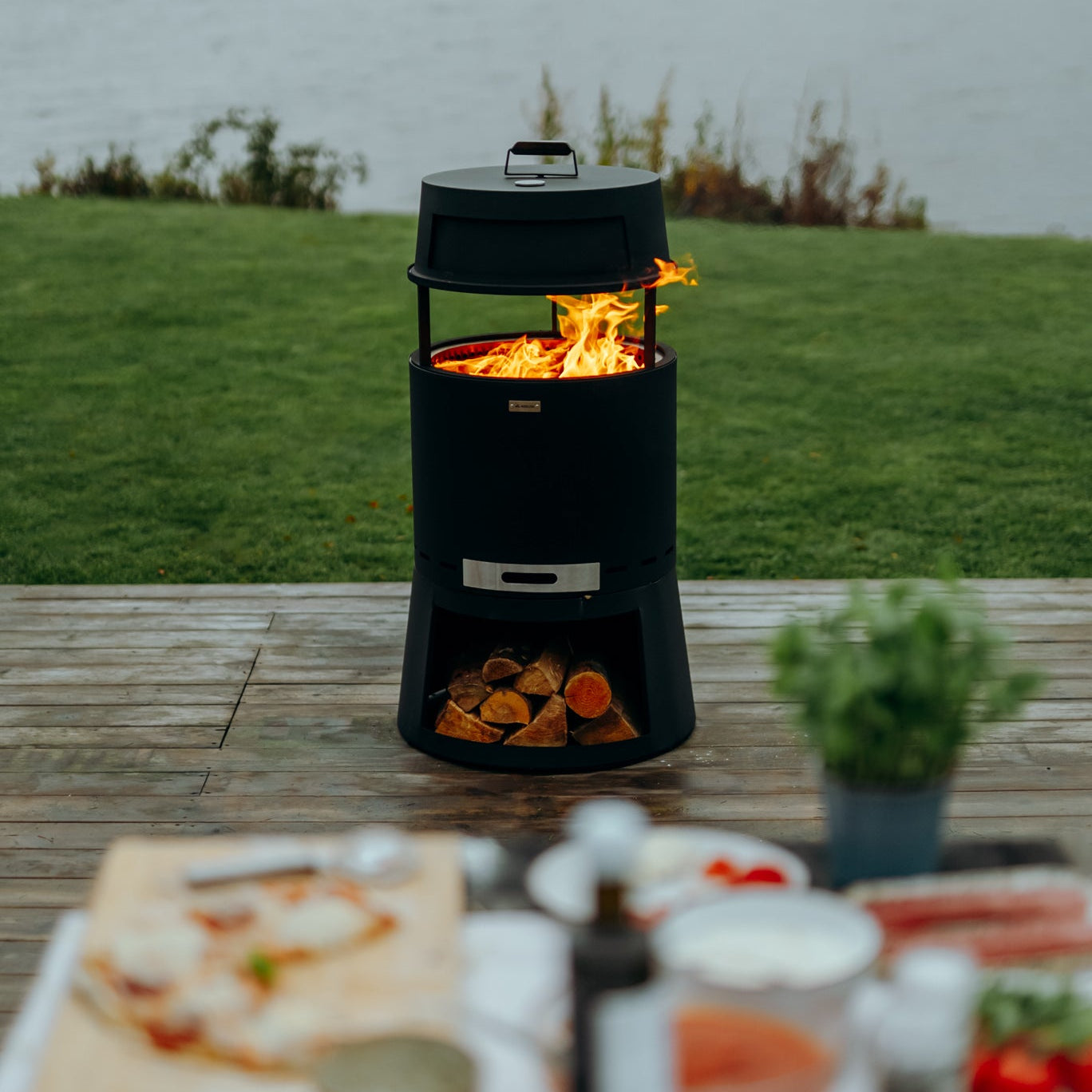 Set: Skara Pluss + Deckel + Feuerplatten-Grill + Pizzaofen-Aufsatz