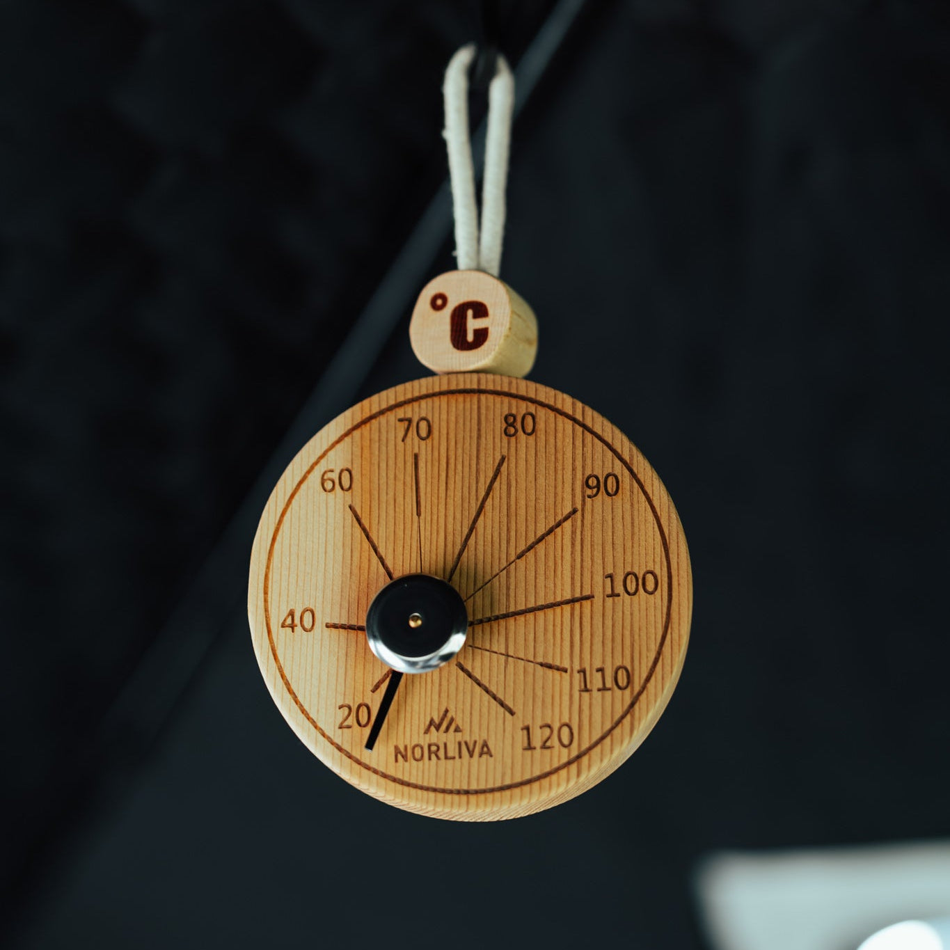 Sauna thermometer, hangable